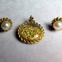 Etruscan Pearl Stud Earrings 22k Antique