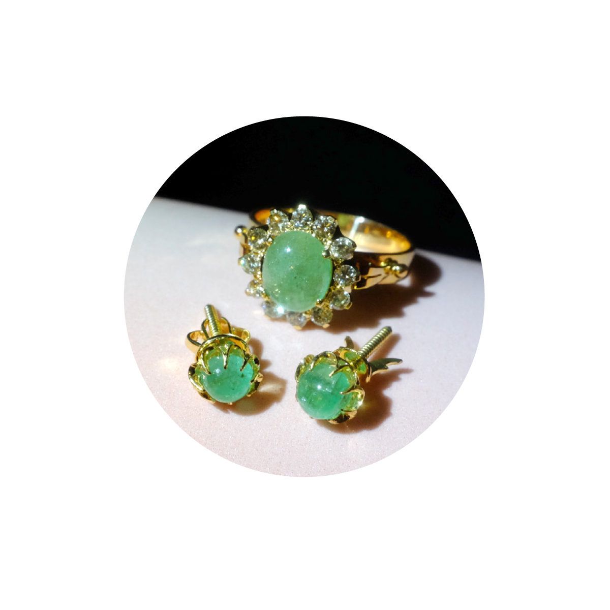 emerald diamond ring antique