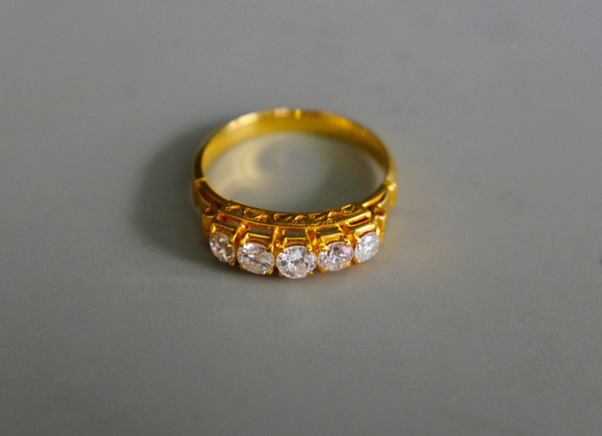 Gem Gardener, 5 stone diamond ring antique, Art Deco diamond ring antique, Chinese Art Deco, antique half eternity rings, eternity ring Singapore, antique chinese jewellery, vintage chinese gold jewelry