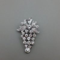 Gem Gardener, art nouveau diamond pendant, diamond cluster pendant white gold, grape diamond pendant, antique diamond pendant brooch, vintage diamond pendant white gold, antique white gold jewelry, white gold pendant singapore, diamond pendant singapore