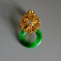 Gem Gardener, jade donut pendant necklace, jade diamond pendant necklace, jadeite jade donut pendant, art deco jade pendant, antique jade pendant necklace, jade jewellery singapore