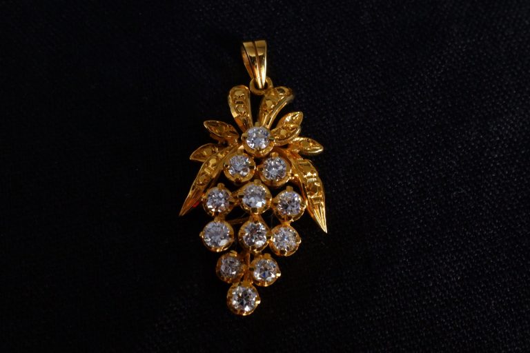 Gem Gardener, antique chinese gold jewelry, vintage chinese gold jewelry antique, vintage diamond pendants, diamond pendant singapore, antique gold diamond pendant, antique jewellery singapore, antique diamond jewellery, antique chinese jewelry, vintage chinese jewelry, vintage oriental jewelry