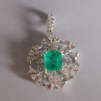 Colombian Emerald Snowflake Diamond Pendant 18k