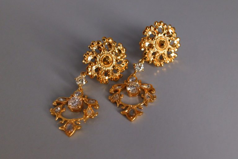 Scheherazade 22k Gold Antique Earrings Pinwheel