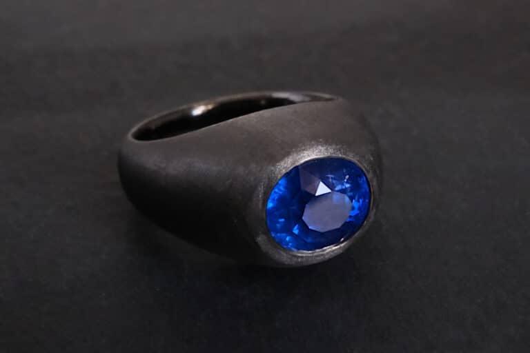 Black Gold Ring, blue sapphire black gold ring, royal blue sapphire ring, sapphire ring cartier, hemmerle rings, blue sapphire ring singapore, Gem Gardener
