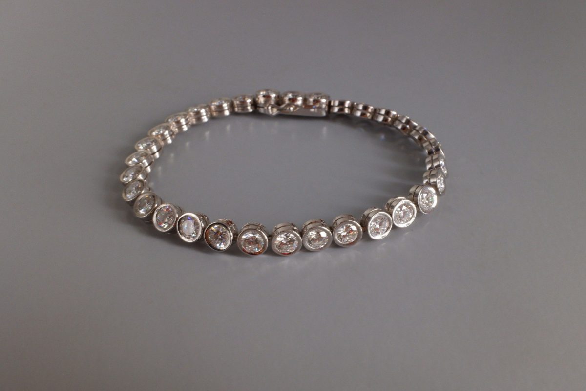 Gem Gardener, bezel set diamond tennis bracelet, 12 ctw tennis bracelet, 10 ctw diamond tennis bracelet, 8 ctw diamond tennis bracelet, 6 ctw diamond tennis bracelet, 15 point diamond tennis bracelet, diamond tennis bracelet singapore, diamond bracelet singapore, tennis bracelet singapore, tennis necklace singapore, riviera diamond tennis necklace, diamond riviera necklace, buy diamond tennis necklace, diamond necklace singapore, diamond jewellery singapore, diamond jewelry singapore, fine diamond jewellery online shopping, diamond jewelry stores in singapore, diamond shopping singapore, diamond anniversary gifts, fine diamond jewellery online shopping