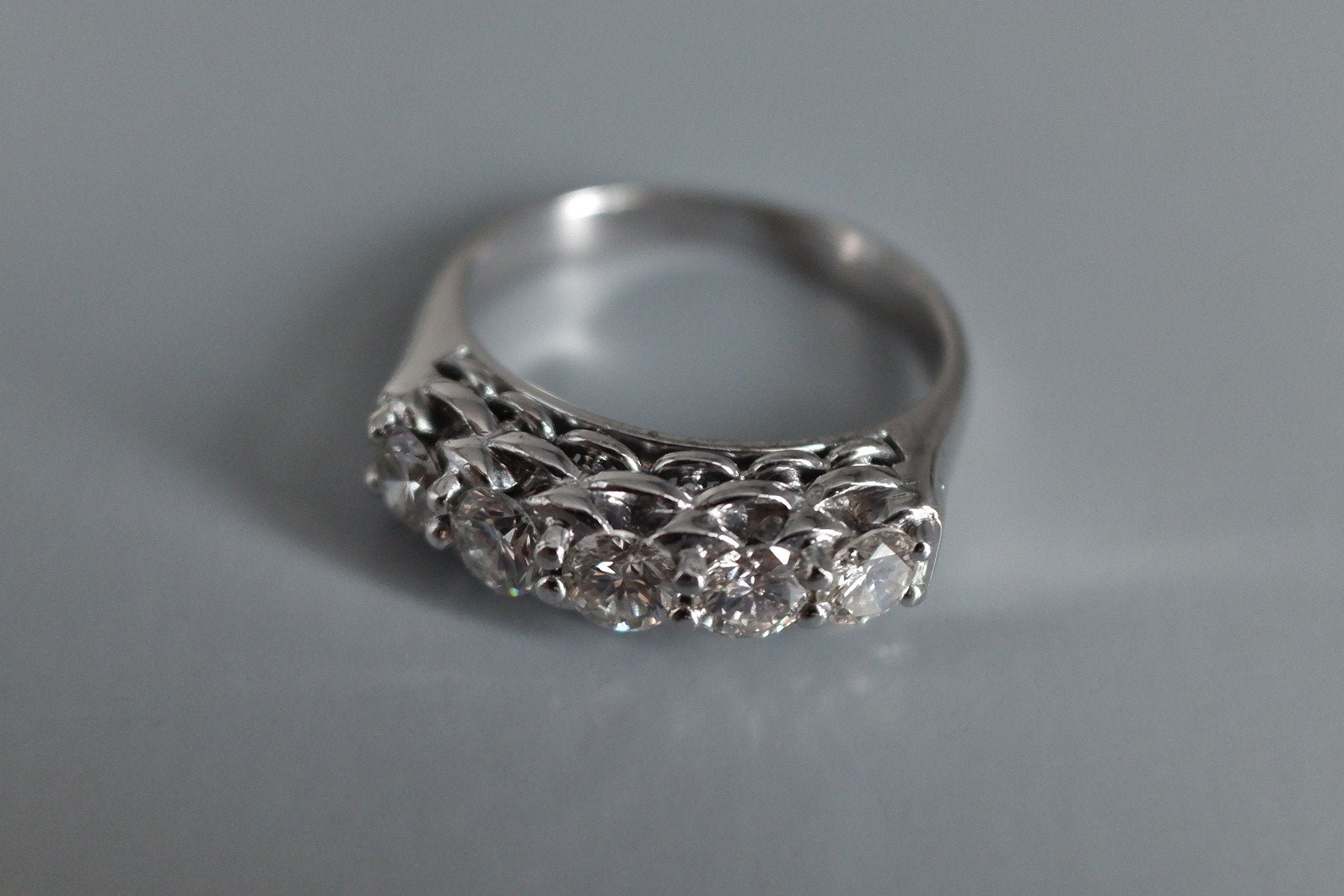 Update 273+ 5 diamond ring white gold