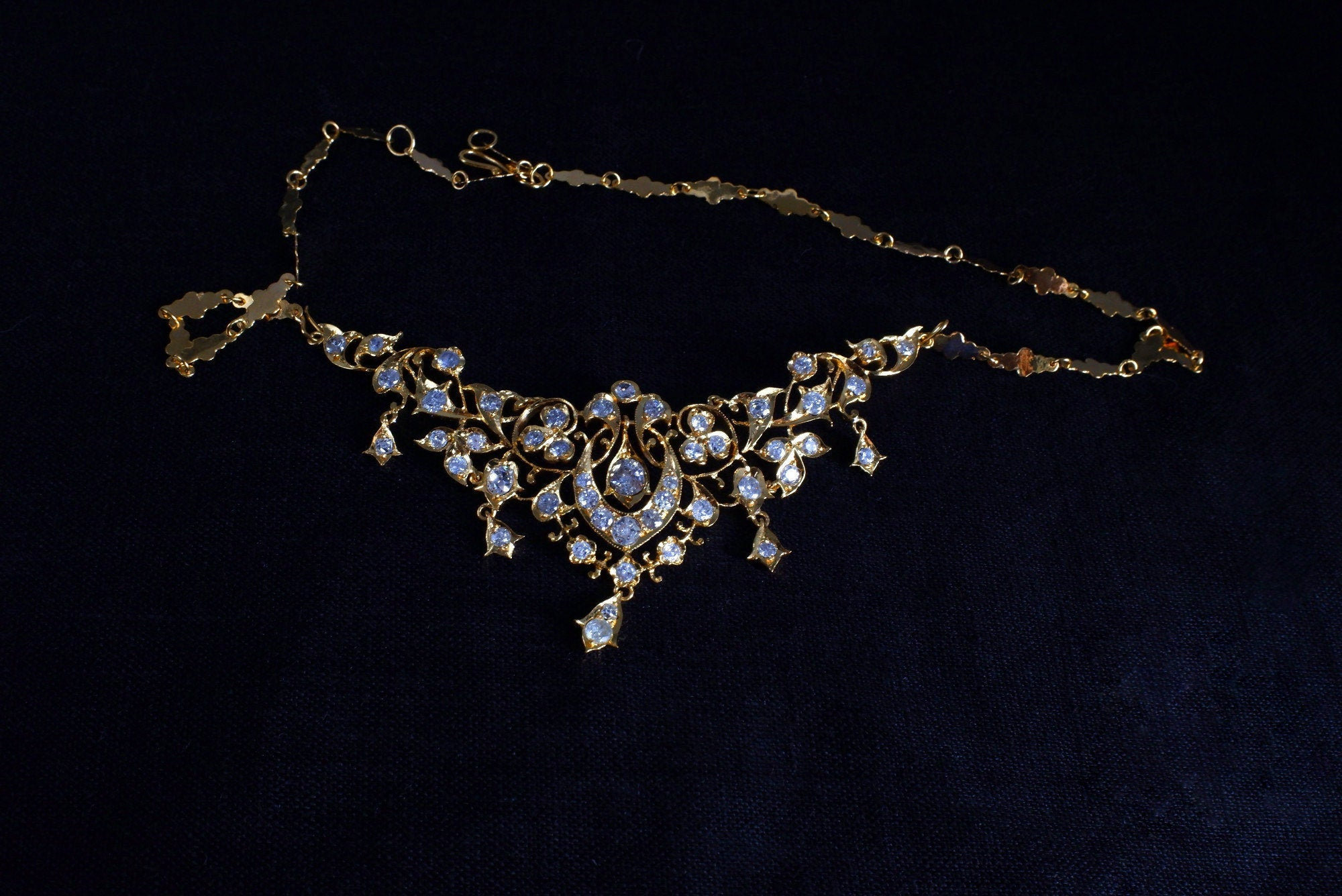 Chinese style necklace sales