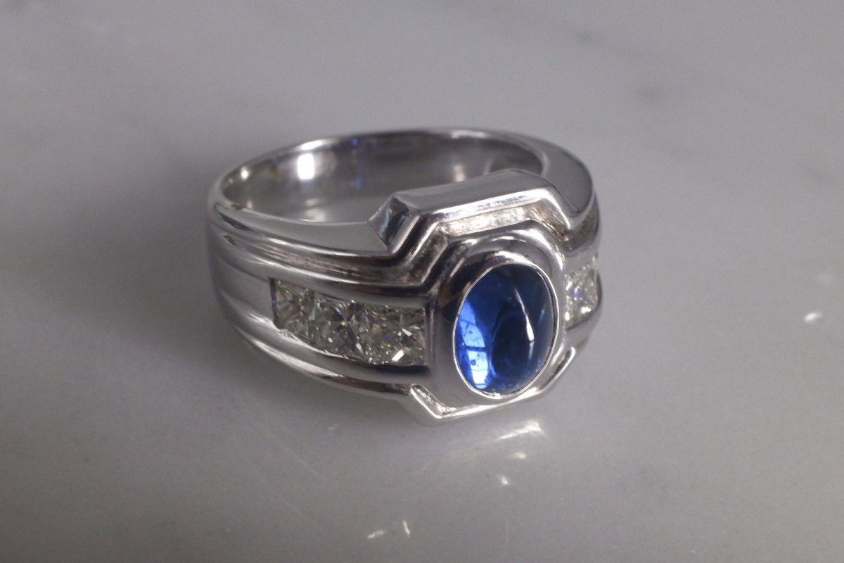 Gem Gardener, Blue Sapphire Sugarloaf Ring, blue sapphire ring mens, vintage gold rings mens, mens vintage sapphire rings, vintage rings for men, Vintage rings Singapore, mens retro rings, vintage mens gold rings, antique mens gold rings, pinky ring men, mens jade rings for sale, mens emerald rings, mens ring singapore, vintage gold mens jewelry, antique mens jewelry