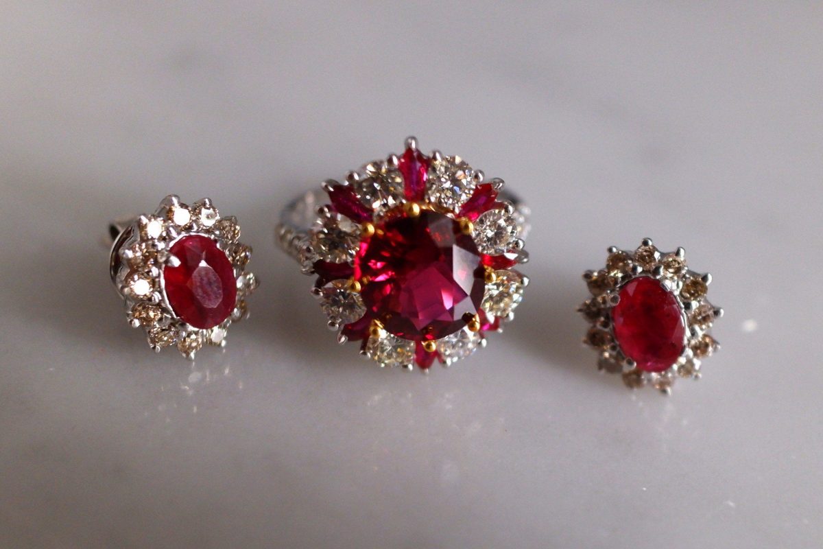 Red diamond stud discount earrings