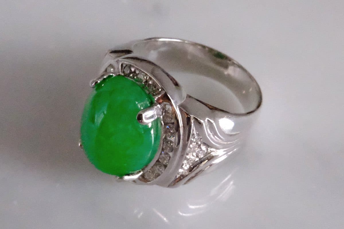 Jade ring shop design for man