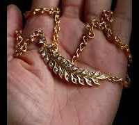diamond pendant choker necklace, diamond leaf pendant necklace, Gem Gardener, diamond pendant chunky chain necklace, diamond feather pendant necklace, chunky chain necklace with pendant, diamond necklace singapore