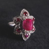 Unheated Ruby Flower Cluster Ring 18k