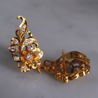 Gem Gardener, peranakan jewellery singapore, vintage cluster earrings, peranakan earrings singapore, diamond huggie earrings yellow gold, antique diamond earrings