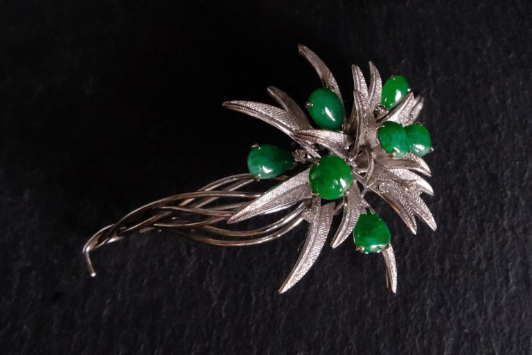 Green Jade Brooch, white gold jade brooch, bouquet flower brooch, palladium jewelry, peranakan jade jewellery, green jade brooches, Gem Gardener