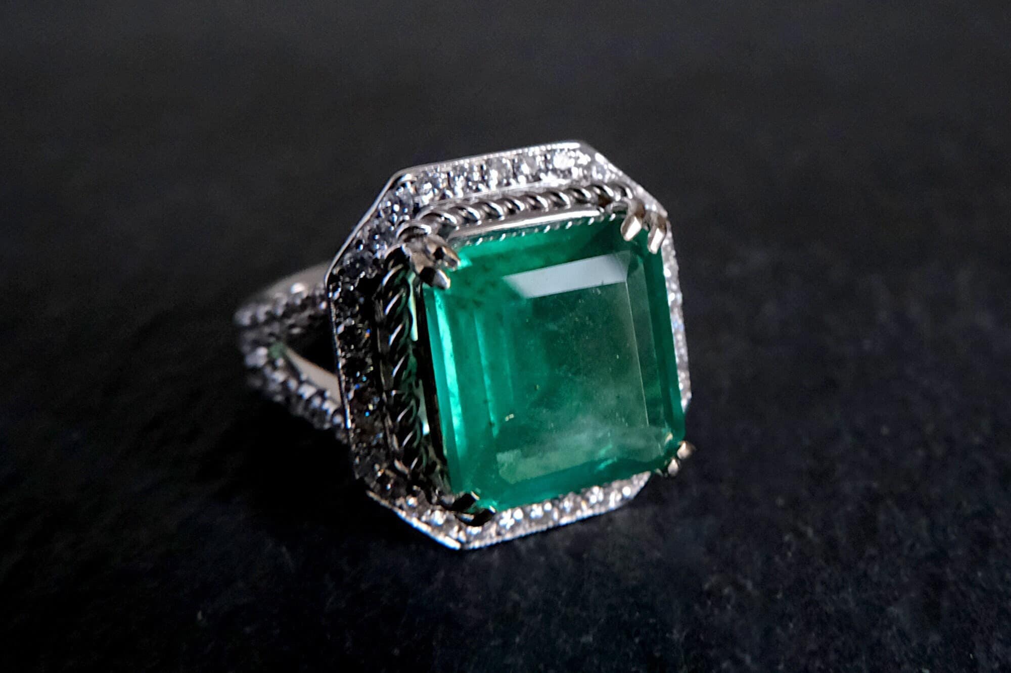 6ct Clean Natural Emerald Stone Ring 18k Gem Gardener