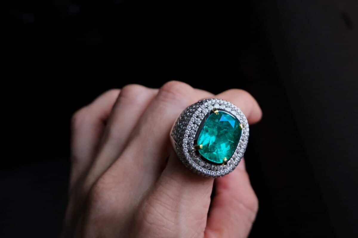 Big emerald ring deals