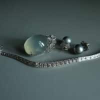 large moonstone pendant, moonstone necklace singapore, moonstone jewellery singapore, big moonstone pendant, Gem Gardener