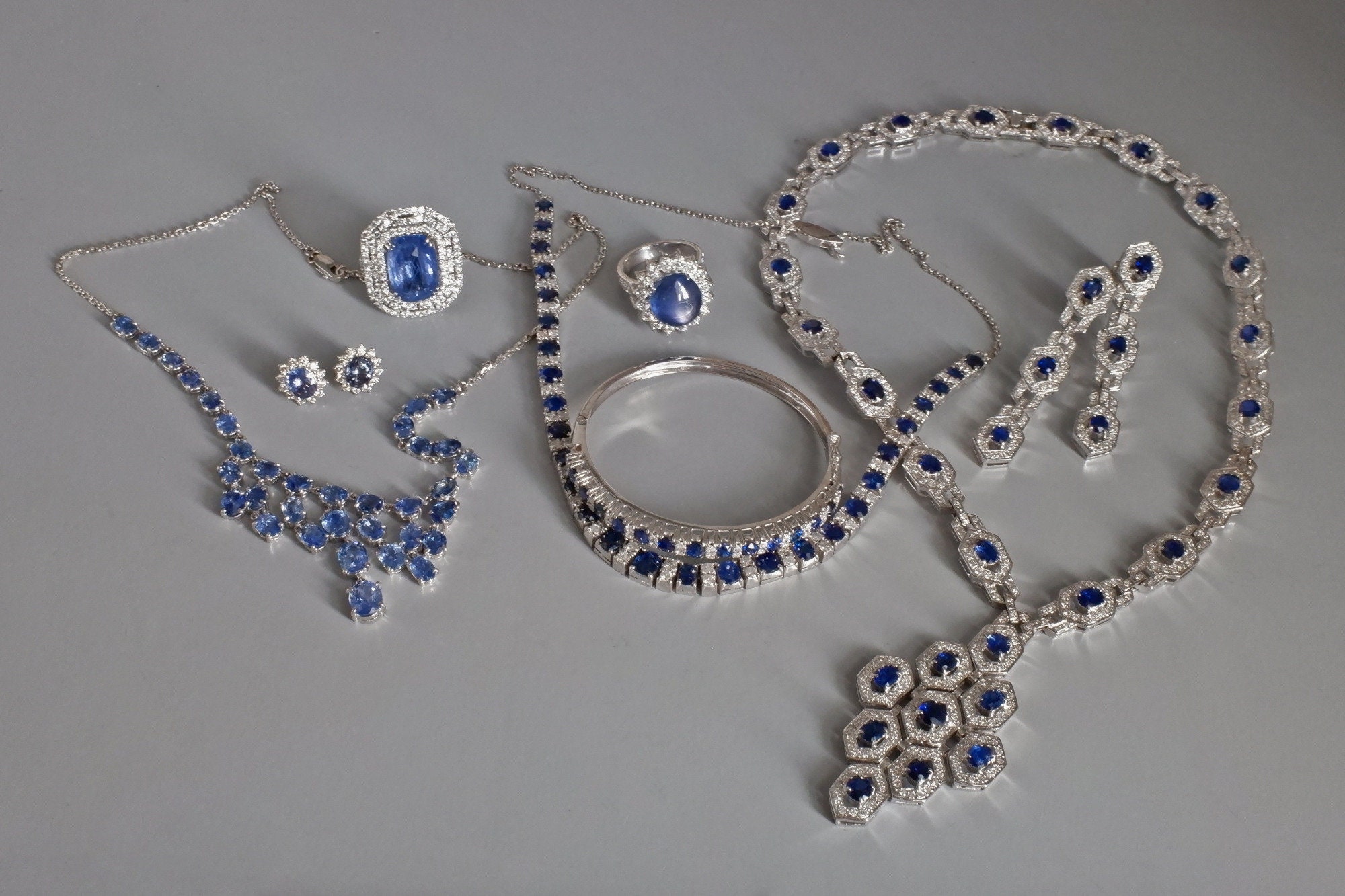 Glimmer Blue Sapphire Leaf Marquise Stone Necklace & Earrings Set