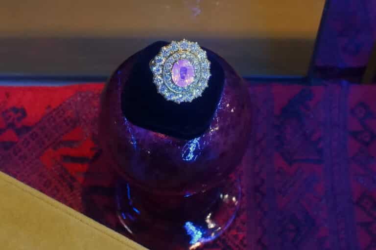 Padparadscha Sapphire Ring, padparadscha sapphire engagement ring, light padparadscha sapphire, padparadscha sapphire singapore, sapphire ring singapore, Gem Gardener