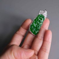 Imperial Green Jade Pendant, imperial green jadeite, old mine jadeite, 老坑, 老坑翡翠, jade pendant singapore, fine jade jewelry hong kong, high end jade jewelry, Jade jewellery singapore, Gem Gardener