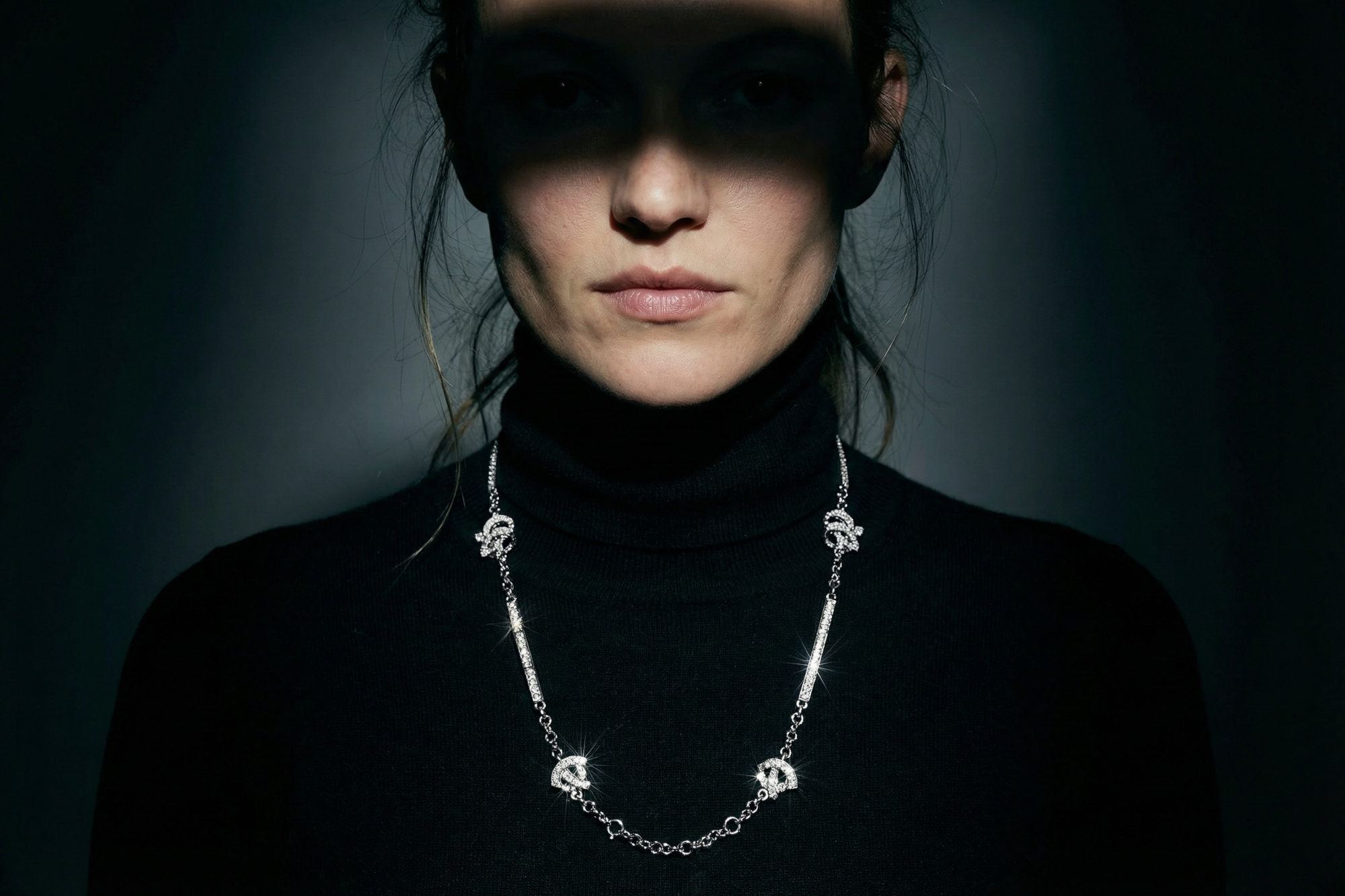 long diamond chain necklace, long diamond necklace white gold, long chain pendant necklace, long opera necklace, long chain statement necklace, necklaces large pendants, statement necklace singapore, long necklace singapore, diamond necklace singapore, Gem Gardener