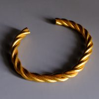 Solid Gold Cuff Bangle, gold twisted cuff bangle, 24k Gold Bangle Bracelet, gold bangle antique bracelet, antique gold chinese jewelry, 24k antique gold, antique gold bangles for sale, chinese 24k gold bangle, antique peranakan jewellery, Gem Gardener