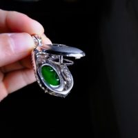jadeite jade pendant, guatemalan jade pendant, guatemala jade jewelry, jade pendant singapore, high quality jade pendant, green jadeite jade price, guatemala green jade, imperial green jade pendant, fine jade jewelry hong kong, jade jewellery singapore, Gem Gardener