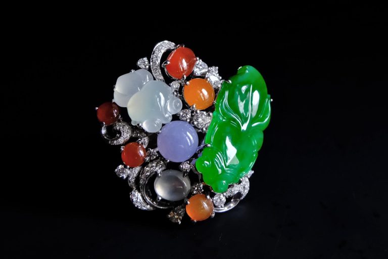 Large Harlequin Green Red Icy Jade Ring 18k