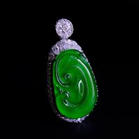 jadeite jade pendant, guatemalan jade pendant, guatemala jade jewelry, jade pendant singapore, high quality jade pendant, green jadeite jade price, guatemala green jade, imperial green jade pendant, fine jade jewelry hong kong, jade jewellery singapore, Gem Gardener