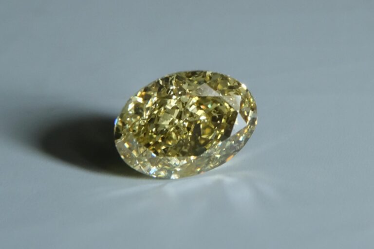 Fancy Green Yellow Diamond, fancy deep brownish greenish yellow diamond, fancy greenish yellow diamond, fancy diamond singapore, buying loose diamonds singapore, Gem Gardener