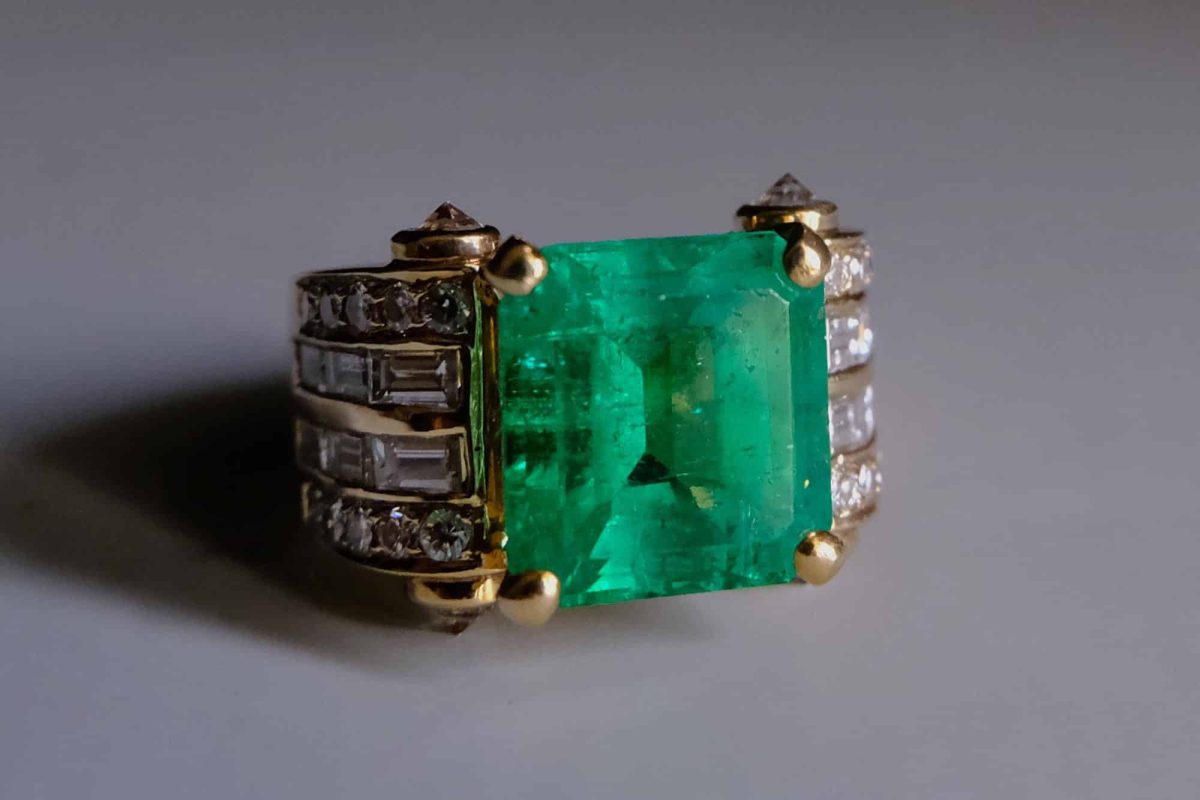 Colombian Emerald Mens Ring, mens art deco emerald ring, art deco emerald rings for sale, art deco emerald ring vintage, vintage emerald rings for sale, vintage emerald rings art deco, vivid green emerald ring, high end emerald ring, high quality emerald ring, emerald ring singapore, Gem Gardener