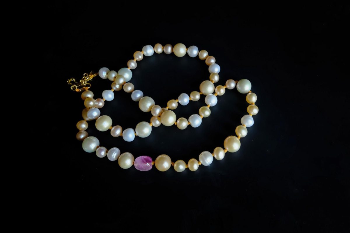 Big Pearl Little Pearl Necklace, Big Small Pearl Necklace, Beige Pearl Necklace, cream pearl necklace gold, pearl necklace singapore