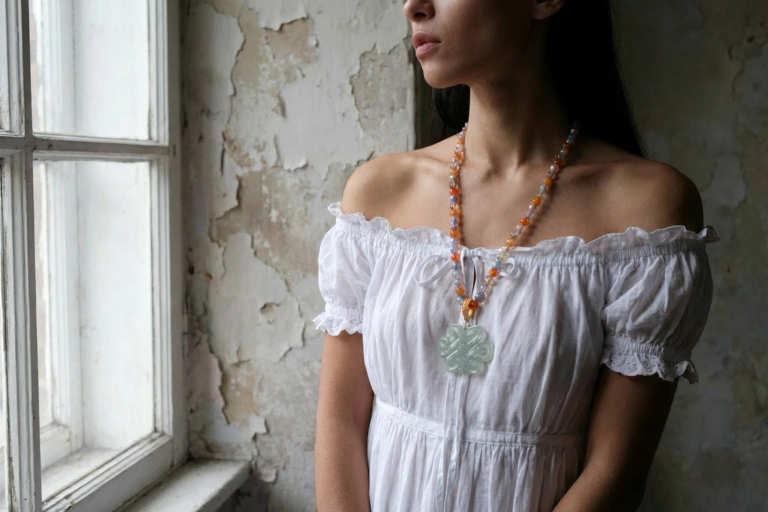endless knot jade, 盘长结, icy jade pendant, eternal knot jade, chinese endless knot, eternal knot jade jewelry, large white jade pendant, white jade pendant chinese, white jade singapore, jade jewellery singapore, Gem Gardener