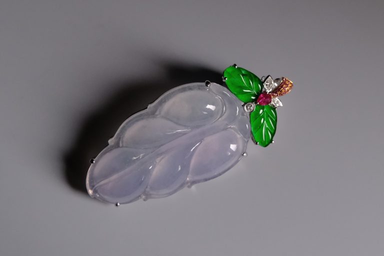 carved lavender jade pendant, lavender jade pendant, light lavender jadeite, purple jade pendant, carved leaf pendant, lavender jade jewelry, jade jewellery singapore, jade pendant singapore, Gem Gardener
