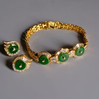 jade earrings and bracelet, vintage jade stud earrings gold, jade earrings singapore, jade bracelet singapore, yellow gold jade earrings, antique jadeite earrings, antique jade jewelry, Gem Gardener